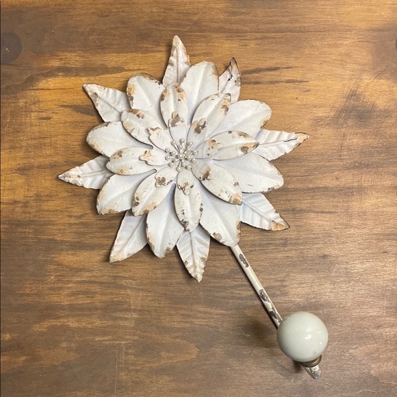 Rustic Metal Floral Decor Hook - Picture 1 of 4